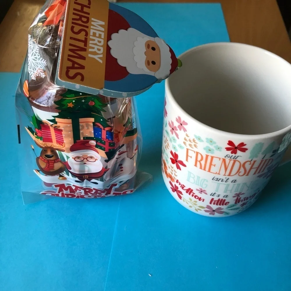 Holiday gift mug and shower gel